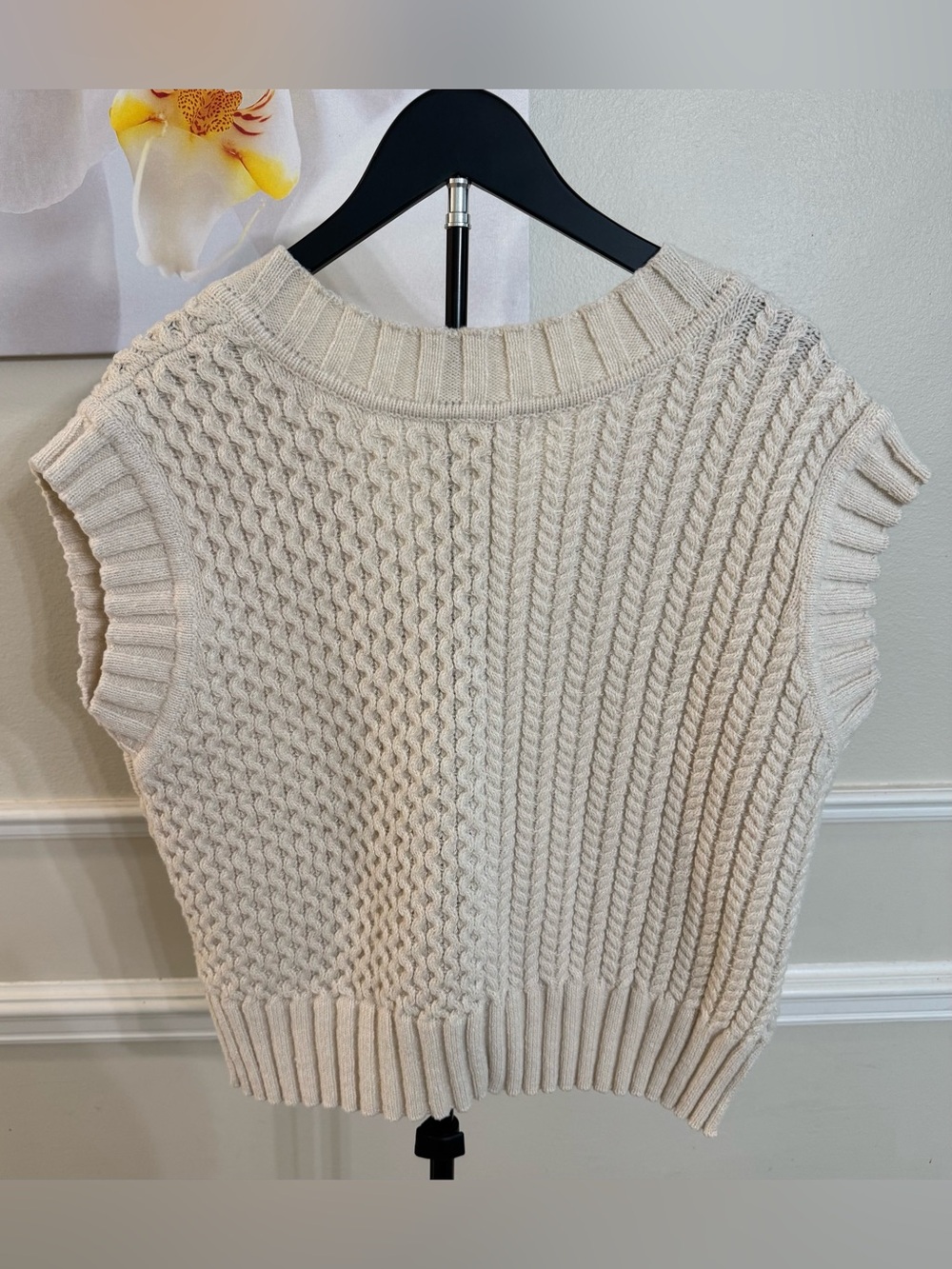 Altar'd State Cream Cable Knit V-Neck Sweater Vest! Size Medium. - Picture 5 of 10